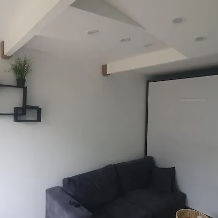 Cozycube Paris Apartment